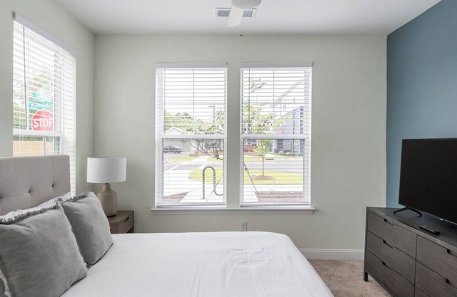 ParkerLeland 2BD 12 - Two Bedroom Apartment, Sleeps 4