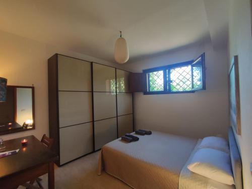 Parrot Room - Camera a Roma con bagno privato