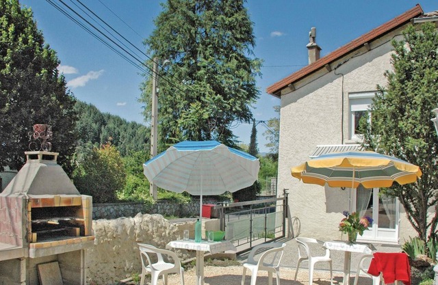 Part of an attractive house with shaded terrace in the south of the Ardèche.