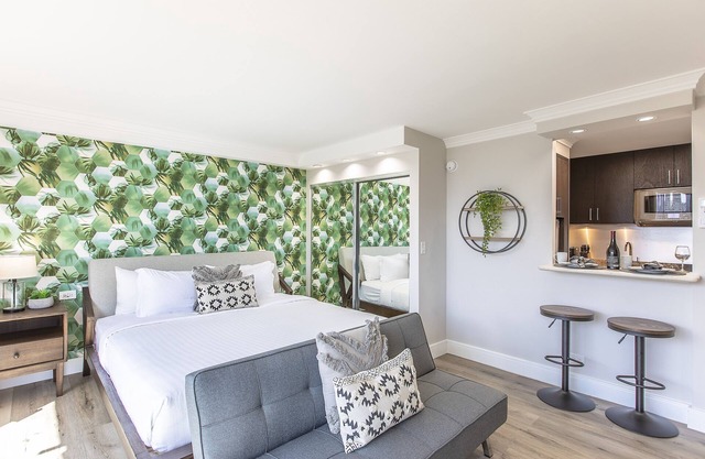 Partial Ocean King Studio with Kitchenette, AC, and Free WIFI!