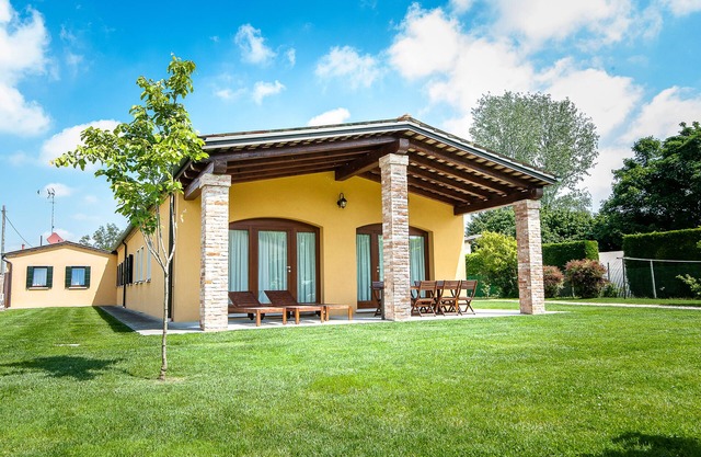 "Particulars of Brenta" - Chiara accommodation - Comfortable house with garden in Venice