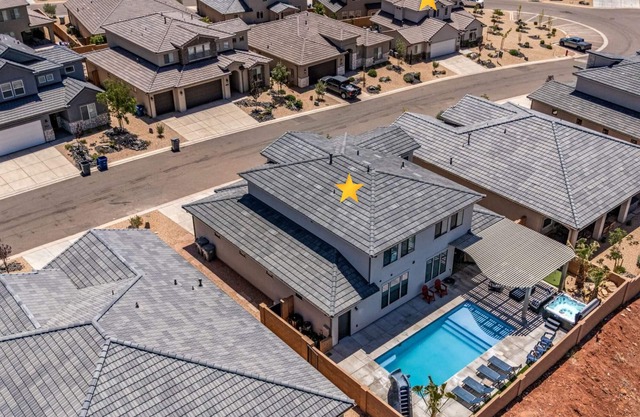 Paseos Retreat: 2 Luxury Homes w/Pool, Hot Tubs, Game Rooms, & Resort Access