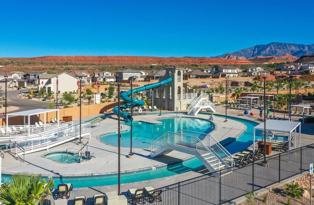 Paseos Retreat | Sleeps 29, Private Pool, Hot Tub, BBQ, Ping Pong Table, Gaming Consoles and more!