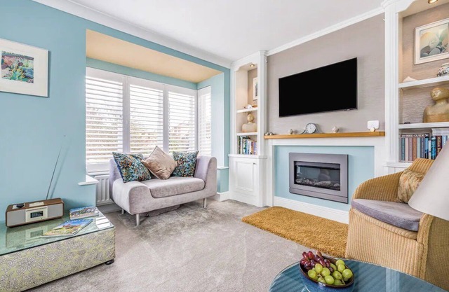 Pass the Keys | City Centre Town House w Parking