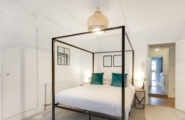 Pass the Keys | Lovely flat centrally located