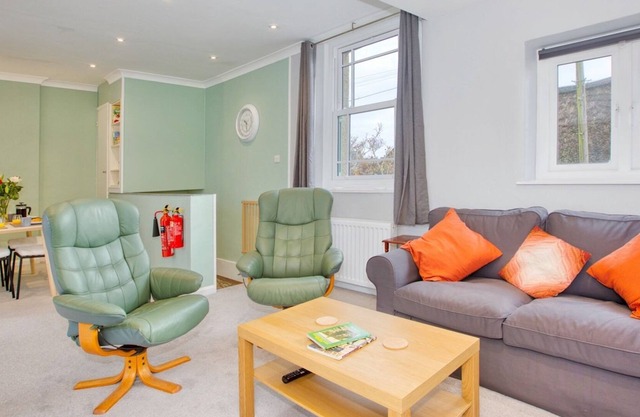 Pass the Keys | Lovely 2-Bed Apartment Colyton near Jurassic Coast