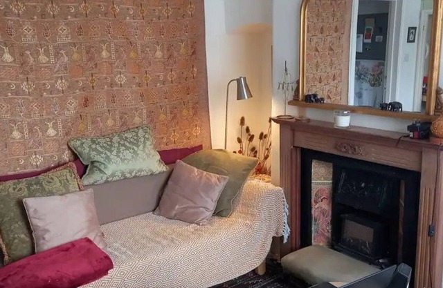 Pass the Keys | Tor-View Glastonbury Home with pod & garden