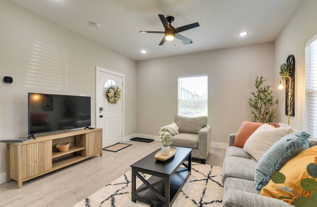Patio & Fenced Yard: Apt 9 Mi to Dtwn Houston!