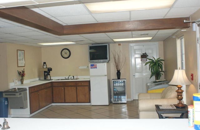 Patriot Inn - Register