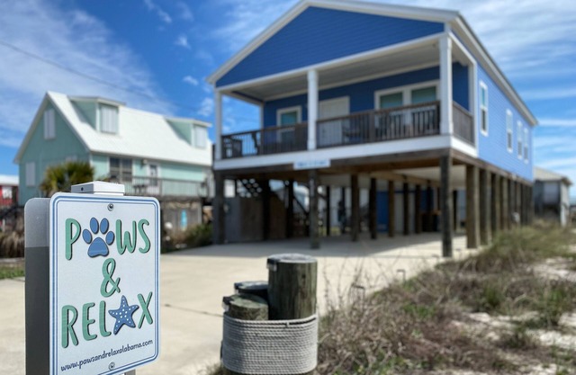 Paws & Relax w/Dual King Suites, Stunning Views, & Updates Galore-Dog-Friendly