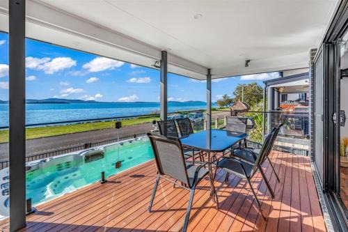 Peace In Paradise near Nelson Bay- waterviews, spa, adventures