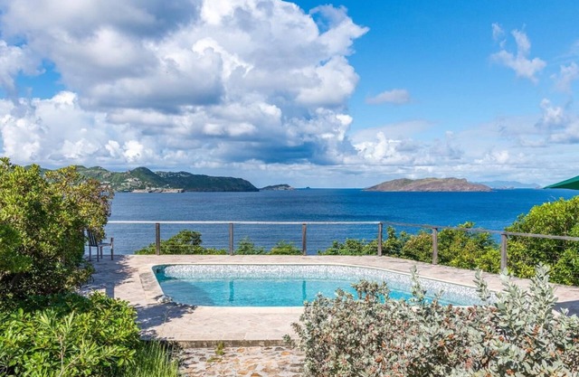 Peaceful 2 BDRM Villa w BBQ & Garden