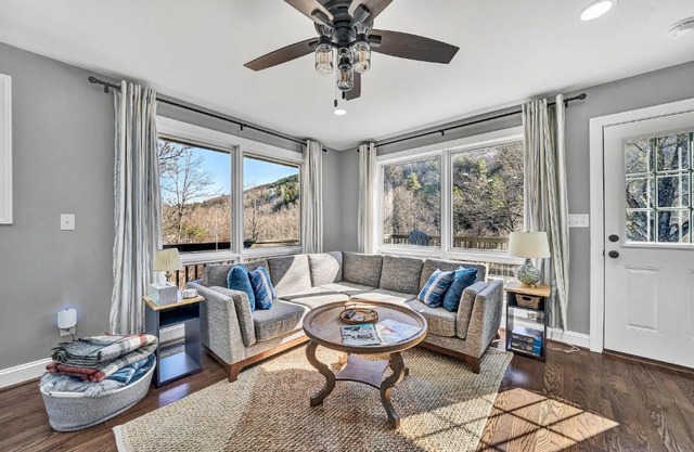Peaceful 3BR Escape With National Forest Access