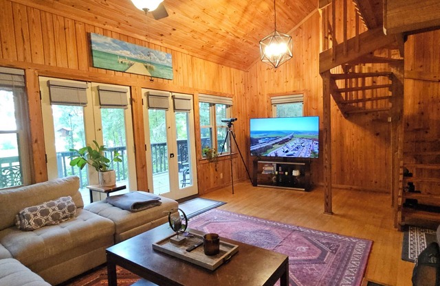 Peaceful 4-bedroom Lakehouse in Tallahassee