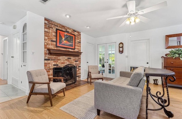 Peaceful and pet friendly, close to hospitals and UF