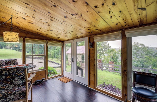 Peaceful Bronston Getaway w/Fire Pit & Lake Views
