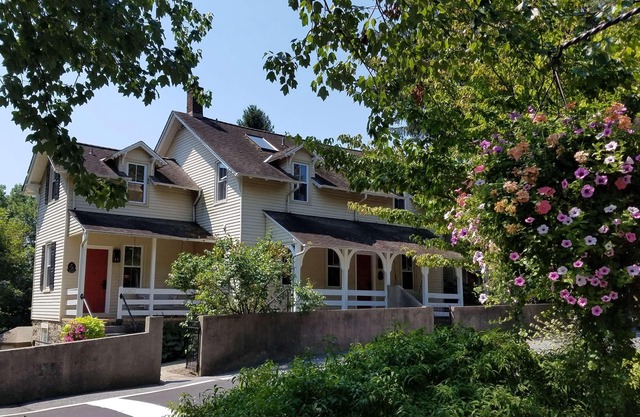 Peaceful Historic Inn close to Wilmington - Antiques - Spa -Farm to Table Dining