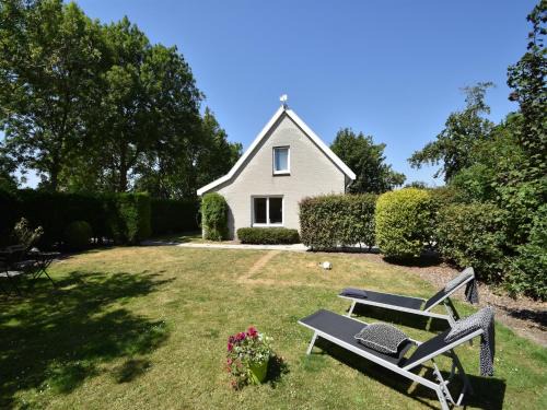 Peaceful Holiday Home with Garden, cleaning included