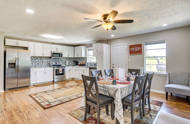 Peaceful Somerville Home w/ Gazebo - 5 Mi to Lake!