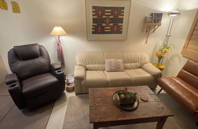 Peaceful Villas West-2 Bdrm-near Pool