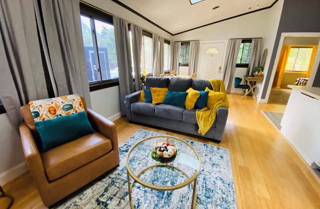 ⛰️Peaks of Pipestem ⛰️nBrand new listing with all NEW furnishings