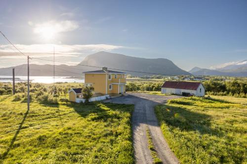 PederStua, a classic fisherman's farm house in the middle of Lofoten