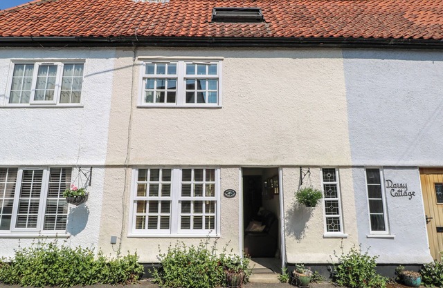 PEGGOTTY'S, family friendly, character holiday cottage in Saxmundham