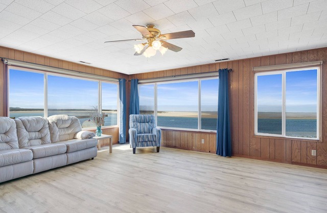 Pelican Point~Netarts Bay ~1 Bedroom Apartment
