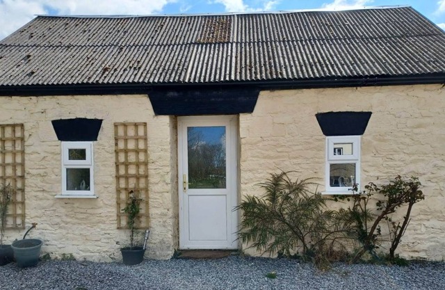 Penlon Farm Cottage - perfect couple's retreat, just a short drive from Cardigan Bay's famous coastl