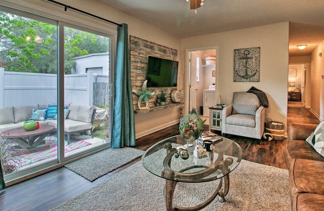 Pensacola Home w/ Furnished Patio ~ 1 Mi to Bay!