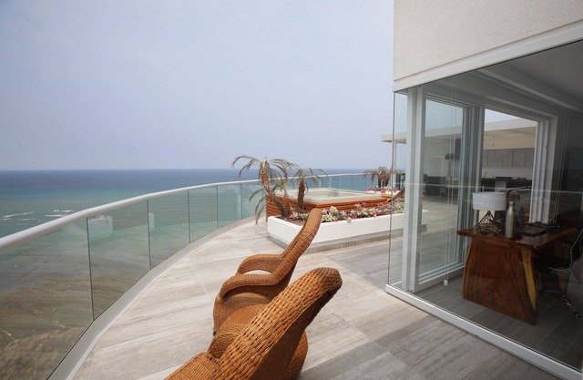 Penthouse Familiar con La Mejor Vista de Manta y Jacuzzi Privado