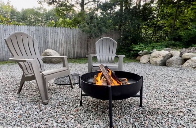 Penthouse-fire pit, dog friendly