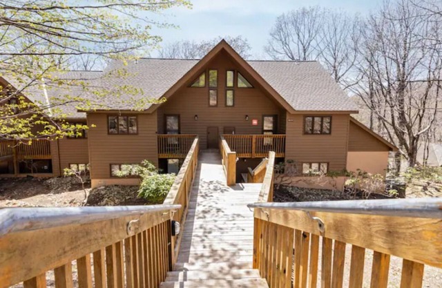 Pepper’s Mountain Pad, nestled in the Blue Ridge Mountains at Wintergreen Resort