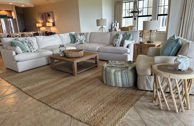 Perdido Key 3rd Floor Luxury Condo with Beach & Bay.End Unit!