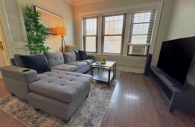 Perfect 1BR Spot near Attractions