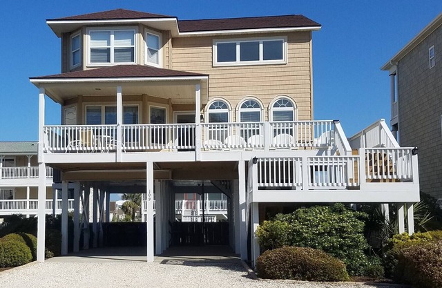 Perfect 2nd Row Family Beach House with Private Pool