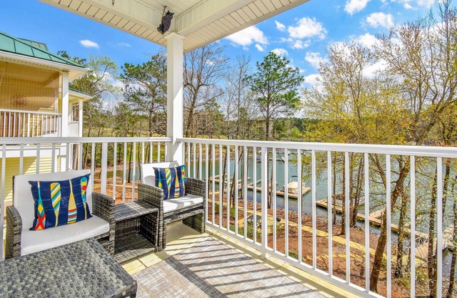 Perfect condo on Beautiful Lake Martin!