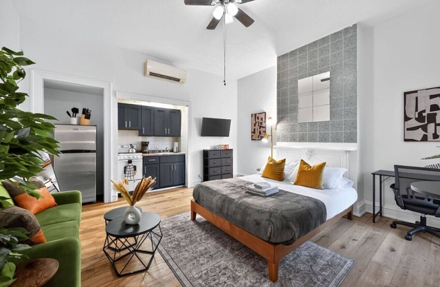 Perfect, Cozy Studio | Center City | Fast WiFi