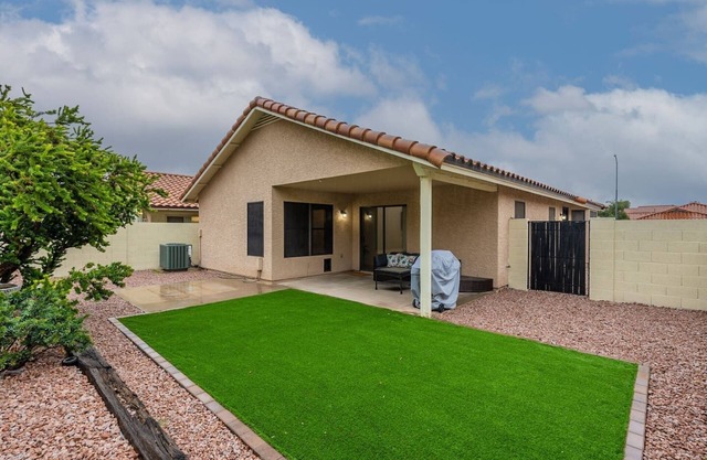 Perfect Escape- Pet-Friendly, BBQ, Yard +Fall Spl