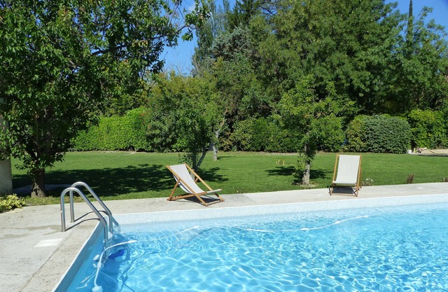 Perfect for relaxing in Provence and / or visiting the Alpilles, the Luberon ...