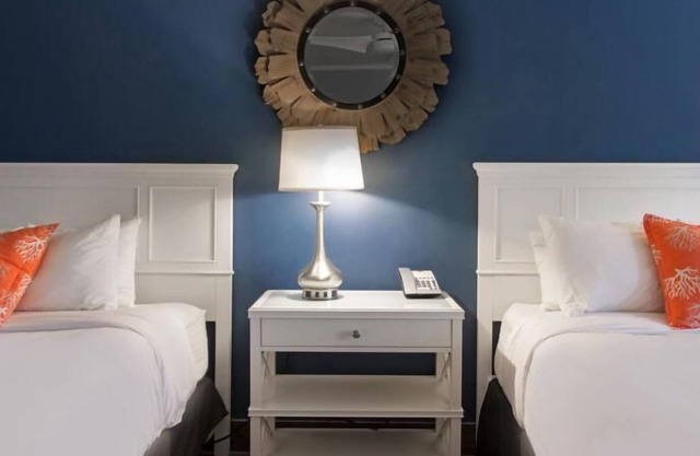Perfect Getaway! 2 Spacious Units, Pool, Tennis, Parking, Near Beach
