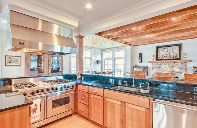 Perfect Home for Large Families or Multiple Couples Traveling Together