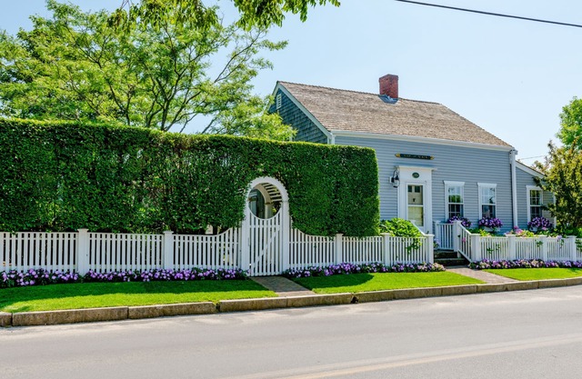 Perfect in Town House - Top of Main St