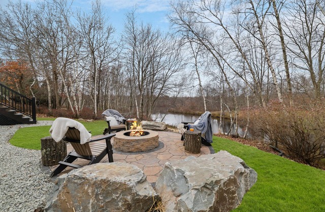 Perfect Lakefront Poconos Getaway 5 mi. to Kalahari + Camelback - Firepit+Hottub