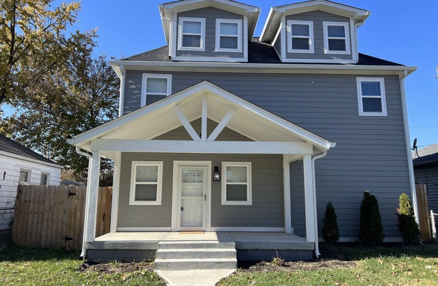 PERFECT - LARGE CUSTOM HOME - Completely Renovated, Beautiful Fenced in Yard!