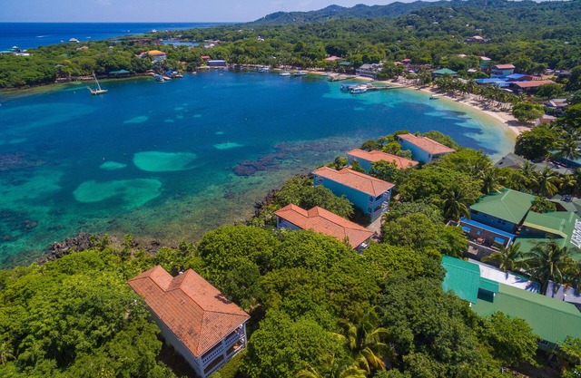Perfect Location Overlooking the Sea in West End