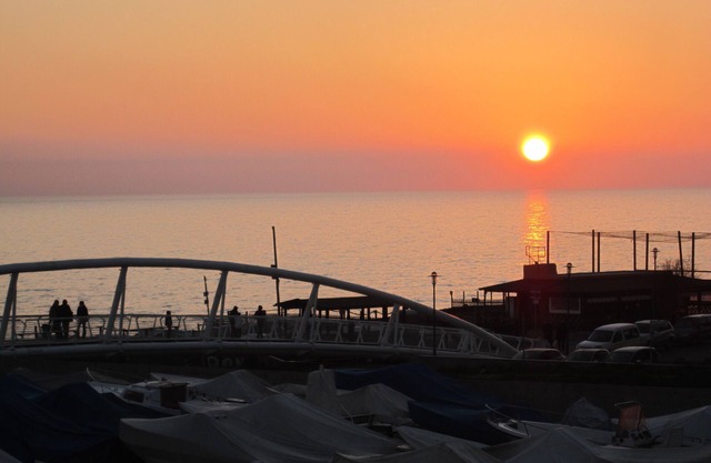 Perfect location to discover the eternal city and enjoy the beach