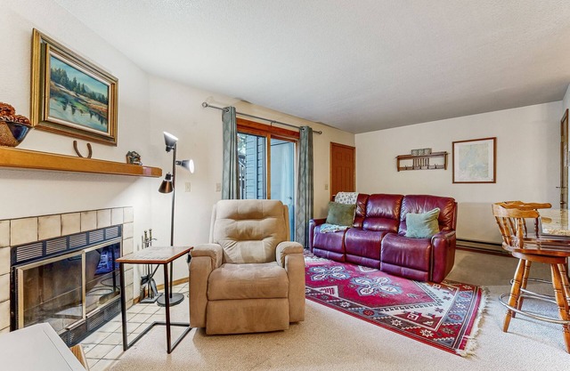 Perfect McCall getaway w/private balcony, wood-burning fireplace, & free WiFi