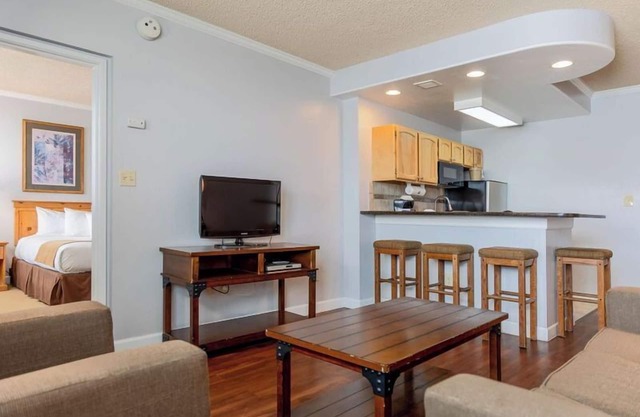 Perfect Mountain Escape! Stunning View from Your Room | Full Kitchen