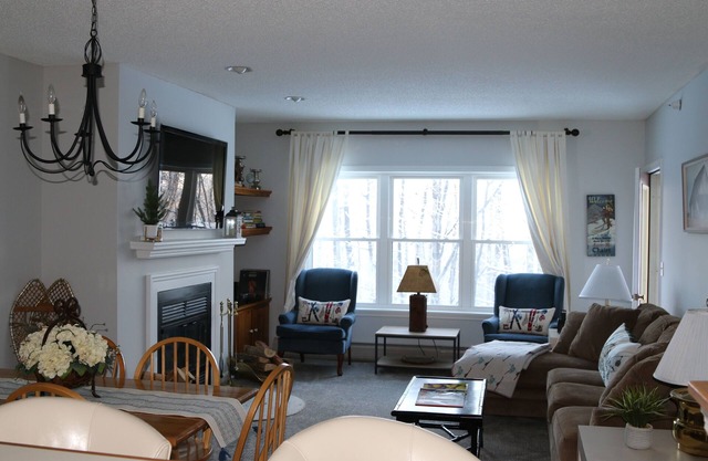 Perfect Okemo Ski Location! Winterplace 3 Bedroom Condo- Short Walk to Slopes!